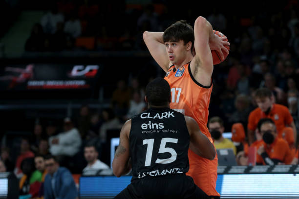 在网络平台 在网络平台