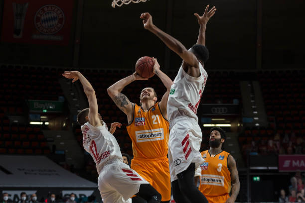 在与大连鲲 在与大连鲲